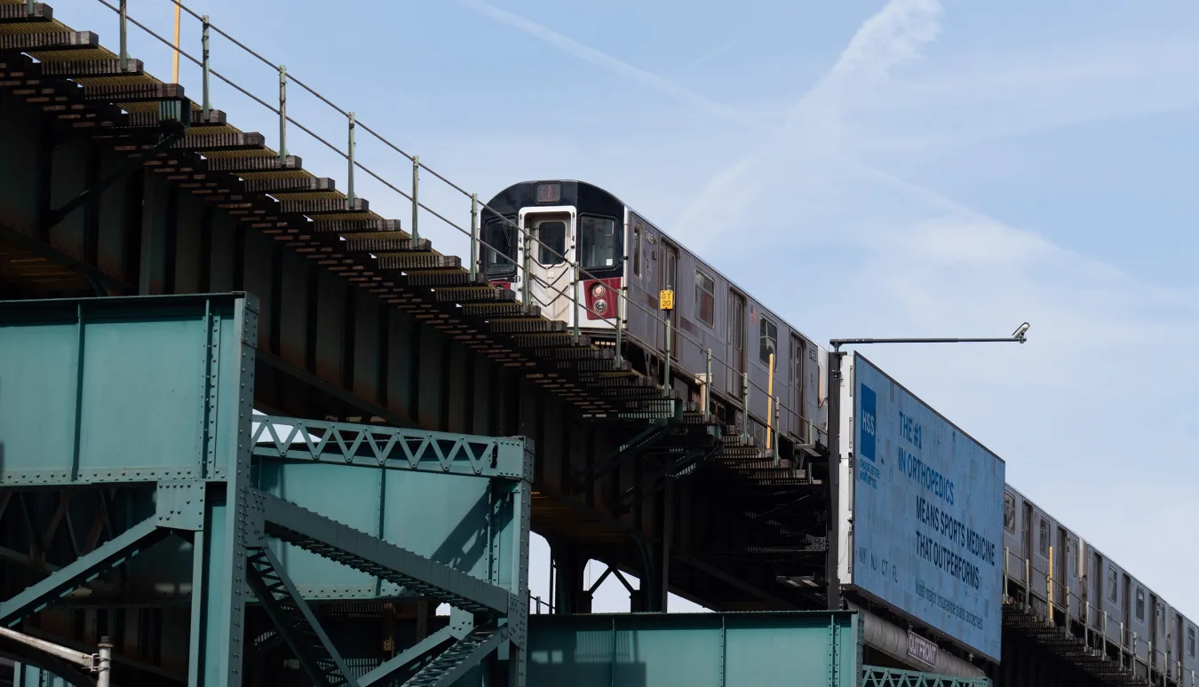 The 7 train above ground in LIC.